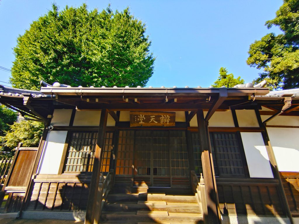 東京都北区 静勝寺の境内に静かに佇む辯天堂 東京都北区 静勝寺の境内に静かに佇む辯天堂