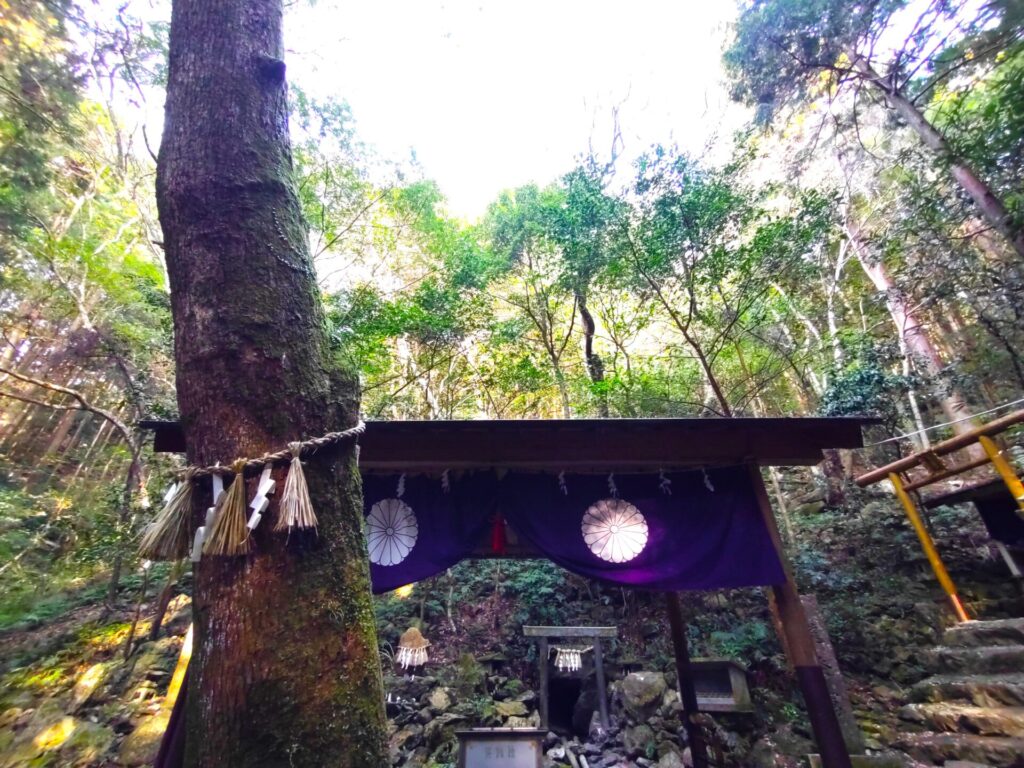 DSC 0425 1024x768 - Ama-no-Iwato Shrine (Water Hole in Erihara) [Mie]