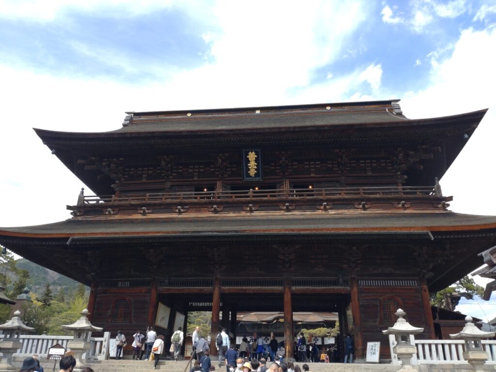 zenkoji3 1024x768 - Kaminokusan Zenkoji Temple [Nagano]